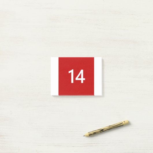 Legendary No. 14 in rood en wit Post-it® Notes (Op bureau)