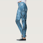 Leggings Acier bleu gris psychédélique Starburst Tie Dye<br><div class="desc">Ces leggings sont dotés d'un design psychédélique de teinture à cravate qui rappelle la contre-culture hippie des années 1960. Parfait pour le yoga, la course, l'entraînement à la salle de gym, ou juste quand vous voulez porter des collants sexy mignons. Les couleurs muettes comprennent des tons d'acier bleu et gris....</div>