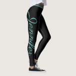 Leggings Bande turquoise personnalisée élégant script yoga<br><div class="desc">Yoga et fitness turquoise stripe sur mesure et élégance Leggings. Pantalon d'entraînement tendance avec nom personnalisé. Vêtements sportifs pour femmes et filles. collants noirs personnalisables dans n'importe quelle combinaison de couleurs. Faites votre propre pour la gym, la danse, l'entraînement, la méditation et plus encore. Ajoutez votre propre texte sur les...</div>