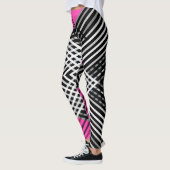 Leggings Bandes entrelacées en noir et blanc et gris sur un (Gauche)