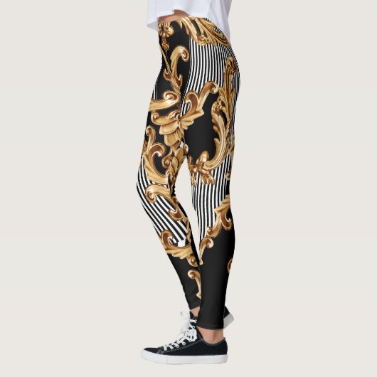 Leggings Baroque doré, décoration complexe. (Gauche)