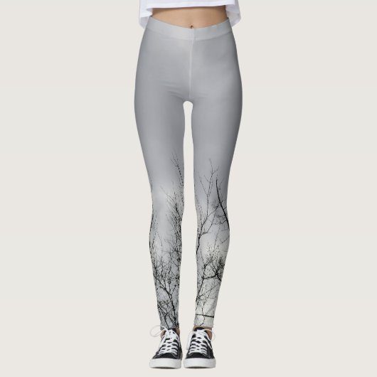 Leggings Branches en silhouette noire Ciel gris (Devant)