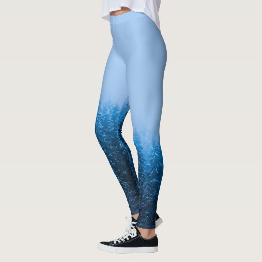 Leggings Brouillard sur la forêt couverte de neige au lac B (Gauche)