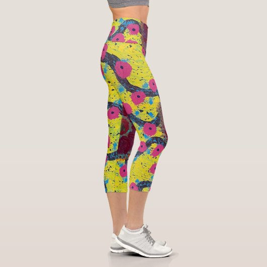 Leggings Capri Affiche de la Veille Éldritch (Droite)