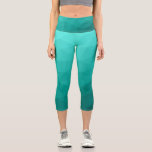Leggings Capri Aqua Turquoise Gradient Motif géométrique<br><div class="desc">Vêtements féminins géométriques uniques et amusants personnalisables. Cool capri leggings mode pour elle. Elégant et cool treillis géométrique maillage avec bleu océan vert turquoise aqua dégradé pour lui ou elle.</div>
