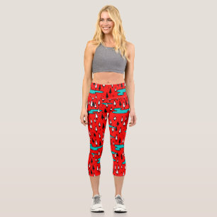 Leggings Capri Arbres à main levée : motif de Noël scandinave.