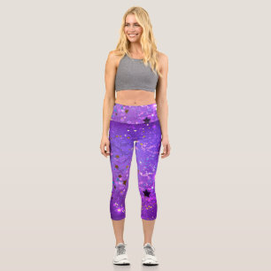 Leggings Capri Arrière - plan de feuille violet avec étoiles