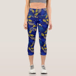 Leggings Capri Bleu Jaune Botanique Floral Motif Tropical<br><div class="desc">Bleu Jaune Botanique Floral Motif tropical Capri Leggings présente un design botanique floral à la mode. Chic et moderne,  il s'agit d'un établissement élégant à porter pour la salle de sport ou sur le pouce. Un grand cadeau pour cette personne spéciale dans votre vie.</div>