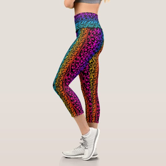 Leggings Capri Boho Mandala Fleur arc-en-ciel et feuille (Gauche)
