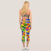 Leggings Capri Camouflage coloré arc-en-ciel amusant Camo (Verso)