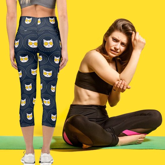 Leggings Capri Chat Dans Les Lunettes De Soleil Et Point Sur Whit