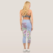 Leggings Capri Ciel bleu Vert Plante Feuilles Fleurs violettes (Verso)