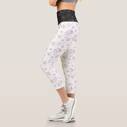 Leggings Capri Coeurs et papillon pour femmes - Un modèle d'art e (Gauche)