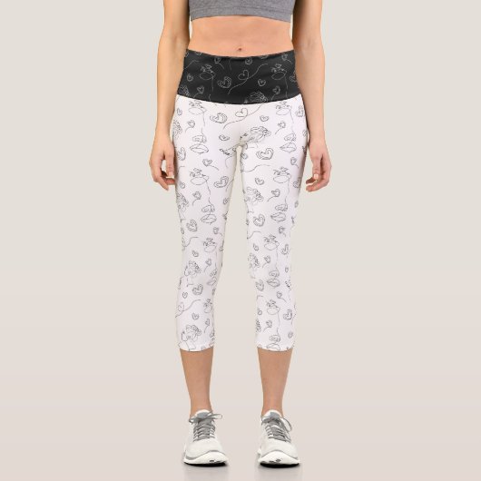 Leggings Capri Coeurs et papillon pour femmes - Un modèle d'art e (Recto)