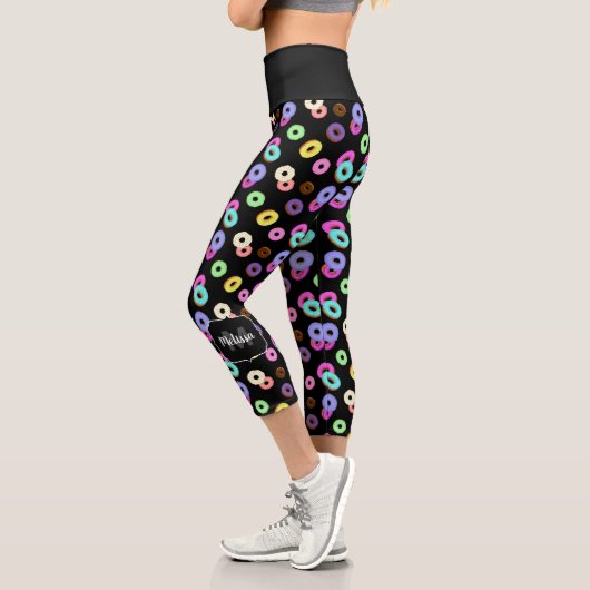 Leggings Capri Cool amusant beignets colorés motif noir Monogramm (Gauche)