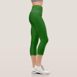 Leggings Capri Couleur de la plaine solide verte Lincoln<br><div class="desc">Vibrant,  vert printemps nature,  pratique et couleur élégante. Utilisé dans les événements formels et informels. N° hexadécimal = 0A5E04</div>