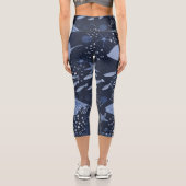 Leggings Capri Des poissons endormis monochromes, motif foncé. (Verso)