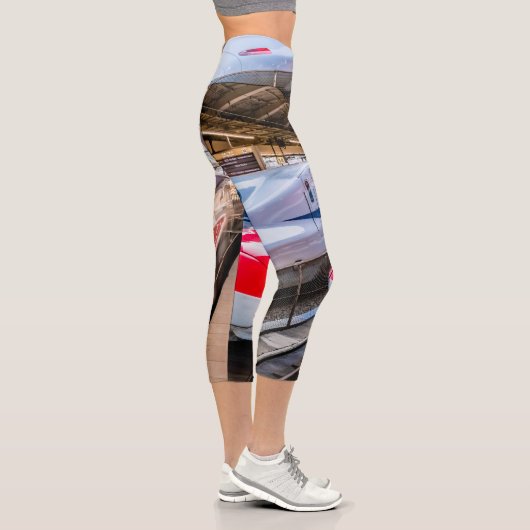 Leggings Capri Deux Shinkansen à la gare de Tokyo (Droite)