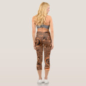Leggings Capri Drôle Trippy Spiraling Orange Black Fractal Art (Verso)