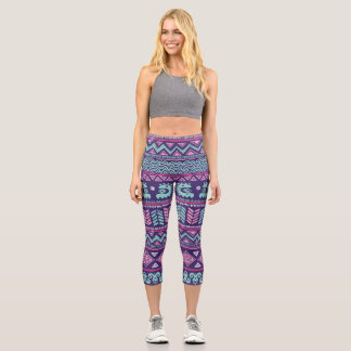 Leggings Capri Ethnique Tribale : Motif coloré sans couture.