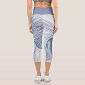 Leggings Capri Fantaisie dynamique Abstrait Tons bleus Art fracta (Verso)