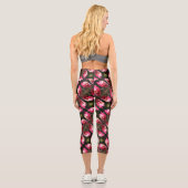 Leggings Capri Fleur Rouge Dans Le Soleil Clôturer Motif (Verso)