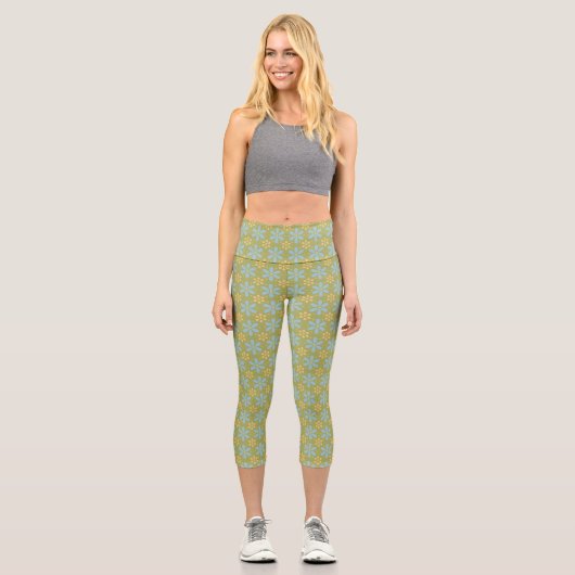 Leggings Capri Fleurs bleues et jaunes Abstraites rétro sur vert (Recto)