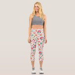 Leggings Capri Fleurs florales roses et mignonnes<br><div class="desc">Vous ferez de l'exercice ou du yoga avec ce joli motif fleuri rose. Une façon colorée et vivante de paraître mignon pendant que vous pratiquez votre entraînement à la maison,  en studio ou en salle de sport.</div>