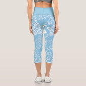 Leggings Capri Fleurs Paisley Blanches Motif D'Art Sur Bleu Clair (Verso)