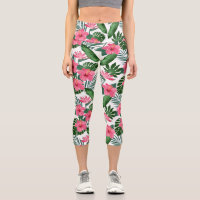 Flore tropicale recouverte d'Hibiscus rose