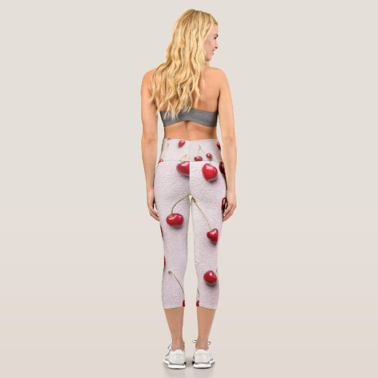 Leggings Capri Fruits rouges vifs sur toile blanche (Verso)