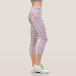 Leggings Capri Glam Sparkt Rose Diamond Tiger Stripes<br><div class="desc">Ce design chic présente une image numérique composée de puces de diamants brillantes et irisées disposées dans un motif imitant des bandes de tigre dans des tons chatoyants de rose et de violet.</div>