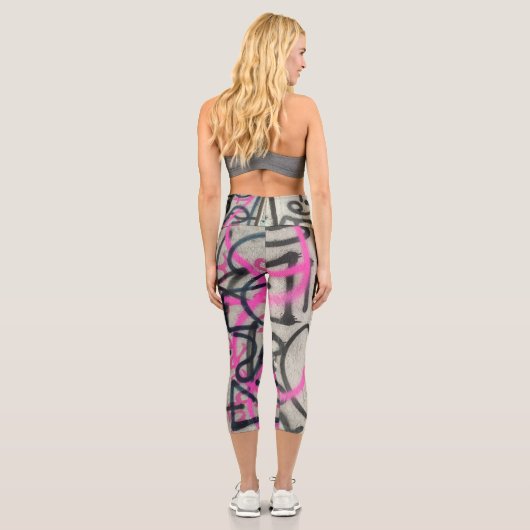 Leggings Capri Graffiti urbain rose et gris (Verso)