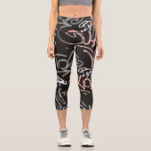 Leggings Capri Graffiti urbain rose, gris et noir (Recto)