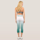 Leggings Capri Grand Texte De Police Ou Nom Turquoise Femme Modèl (Verso)