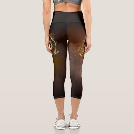 Leggings Capri Horloge Steampunk avec des engrenages anciens (Verso)