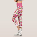 Leggings Capri Joli Rose Rose Floral Chic Girly Monogramme<br><div class="desc">Belle magenta brillant et rose clair rose floral monogramme capri leggings pour une fille qui aime les motifs de fleur de pivoine mignonette. Parfaitement féminin et joli pantalon pour faire de l'exercice ou sortir à pied.</div>