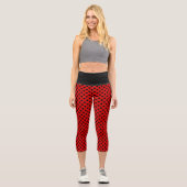 Leggings Capri Jolis points noirs sur fond rouge (Recto)