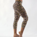 Leggings Capri Léopard Fur Poster de animal Fun Rose Gold Metalli<br><div class="desc">Cette conception peut être personnalisée en choisissant l'option personnaliser pour ajouter du texte ou apporter d'autres modifications. Si ce produit a la possibilité de transférer la conception à un autre article, s'il vous plaît assurez-vous d'ajuster la conception pour s'adapter si nécessaire. Contactez-moi à colorflowcreations@gmail.com si vous souhaitez avoir cette conception...</div>