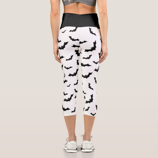 Leggings Capri Les chauves-souris noires et blanches emblématique (Verso)