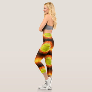 Leggings Capri Les flammes de balle rapide de softball jaune de S