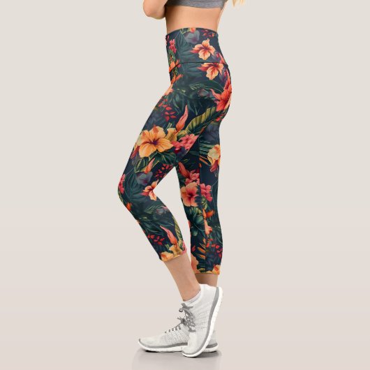 Leggings Capri Les Fleurs D'Hibiscus, Un Modèle Floral Tropical (Gauche)