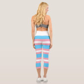 Leggings Capri #LetThemPlay Athlètes Transgenres Drapeau Trans (Verso)