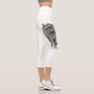 Leggings Capri Loup noir en colère dans la neige, hiver sauvage