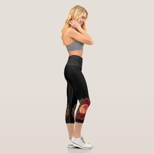 Leggings Capri Mandala rouge et or (Droite)
