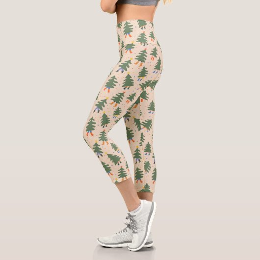 Leggings Capri Marche Whimsical Motif des arbres de Noël (Gauche)