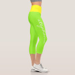 Leggings Capri Monogramme moderne personnalisé Neon Jaune Vert<br><div class="desc">Ce jeu de couleurs crie Neon ! Il est lumineux et fort, avec des teintes qui pop et se mélangent magnifiquement ensemble. Le design de la Personnalisée Moderne Monogramme Nom Neon Solid Jaune Vert Capri Leggings est en effet tendance, élégant et glamour. C'est un cadeau de Noël, d'anniversaire ou d'anniversaire...</div>