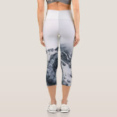 Leggings Capri Montagnes majestueuses sous les nuages (Verso)