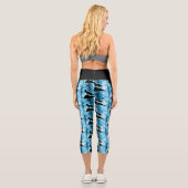 Leggings Capri Motif Abstrait bleu enneigé hurling Winter Wolf (Verso)