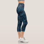 Leggings Capri Motif animal Empreinte de léopard bleu<br><div class="desc">Ce design moderne présente un motif empreinte de léopard bleu chic #leggings #vêtements #cadeaux #fitness #sports #fitnessvêtements #fashion #fashion #style #stylish #tendance #tendance #leopardprint #animalpattern</div>